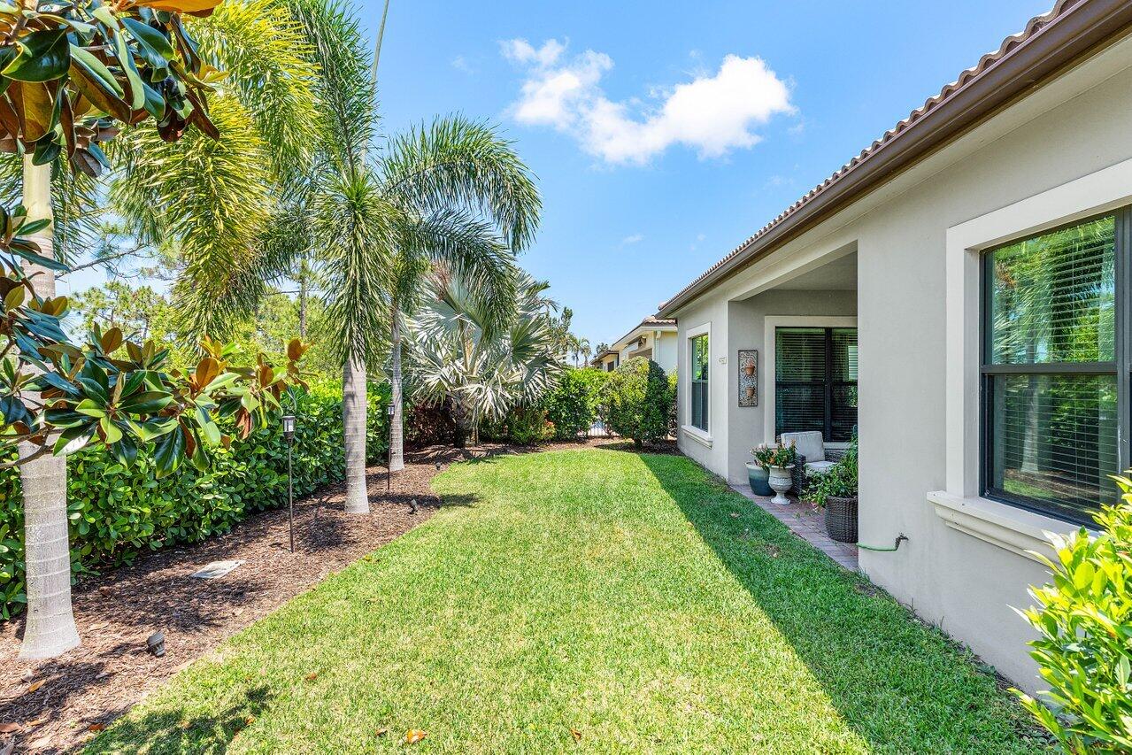 183 Calmo Circle Property Photo 36
