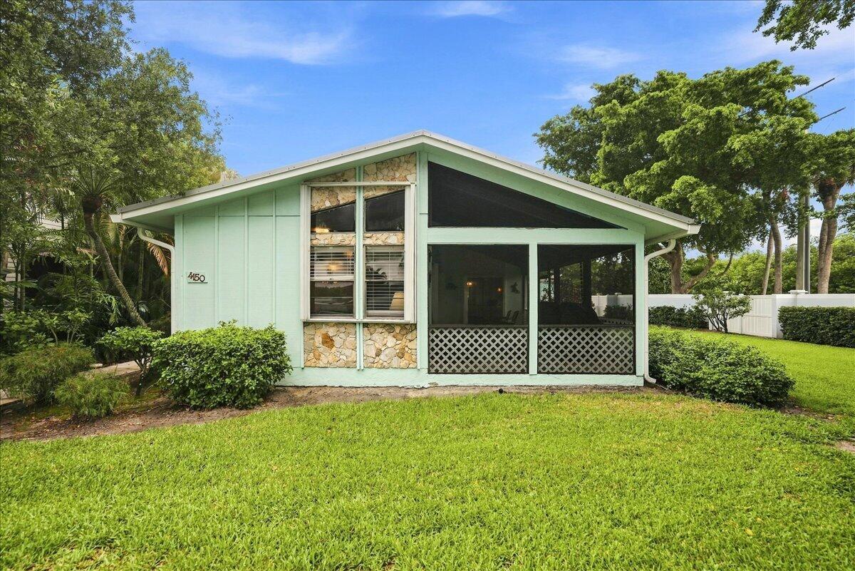 4150 Ne Breakwater Drive Property Photo 2