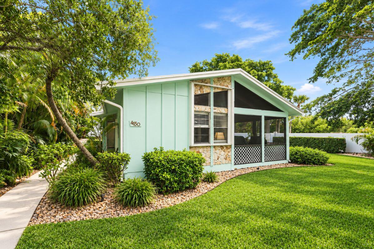 4150 Ne Breakwater Drive Property Photo 3