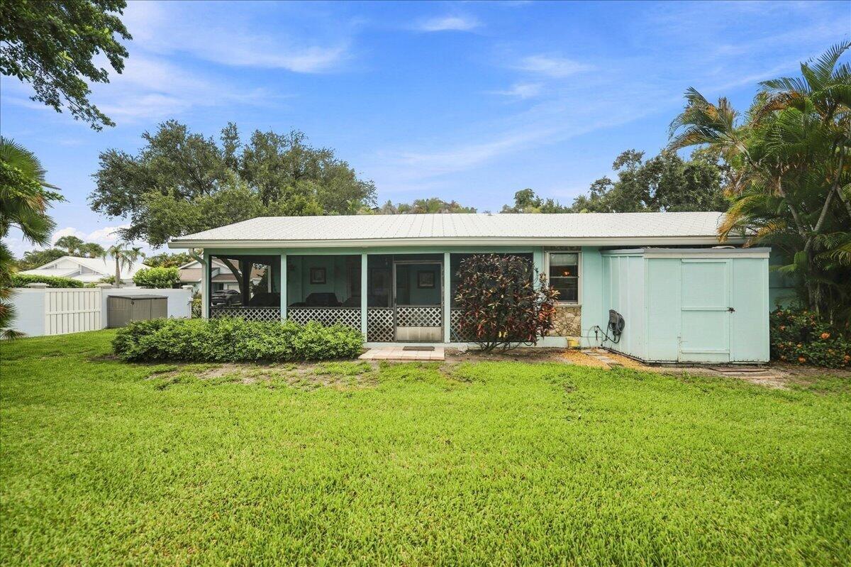 4150 Ne Breakwater Drive Property Photo 4