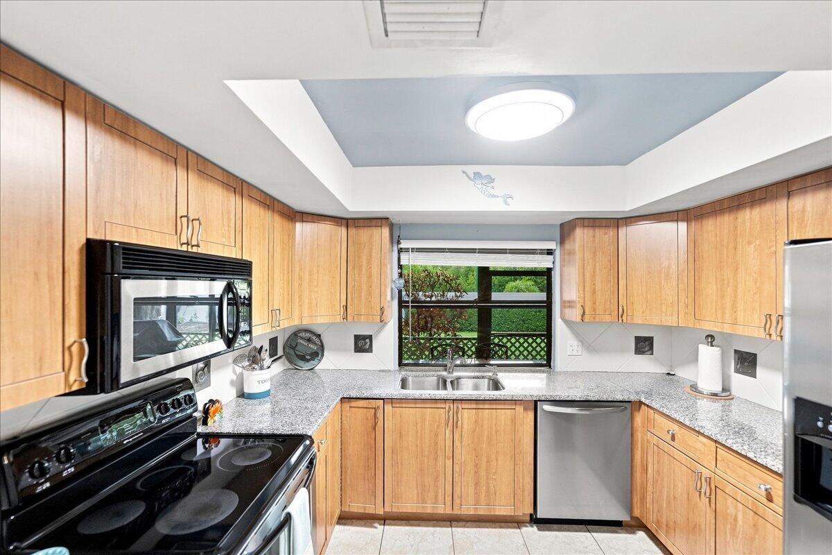 4150 Ne Breakwater Drive Property Photo 10