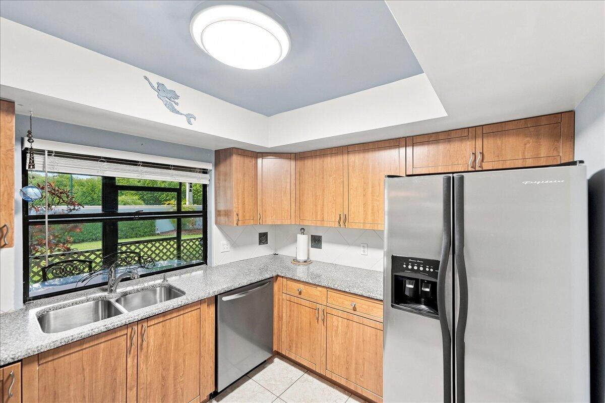 4150 Ne Breakwater Drive Property Photo 13