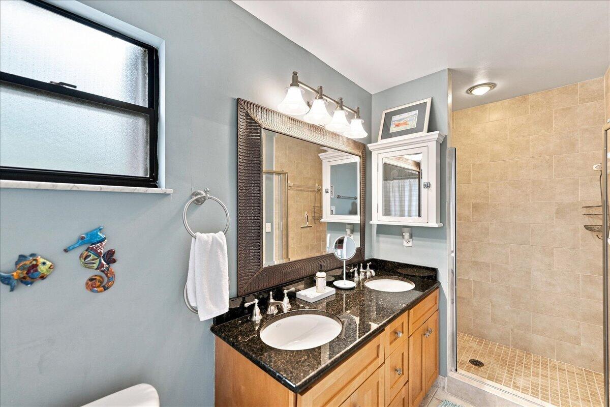 4150 Ne Breakwater Drive Property Photo 23
