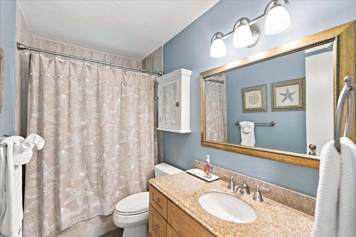 4150 Ne Breakwater Drive Property Photo 27