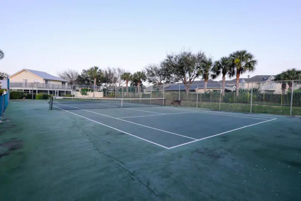 4150 Ne Breakwater Drive Property Photo 38