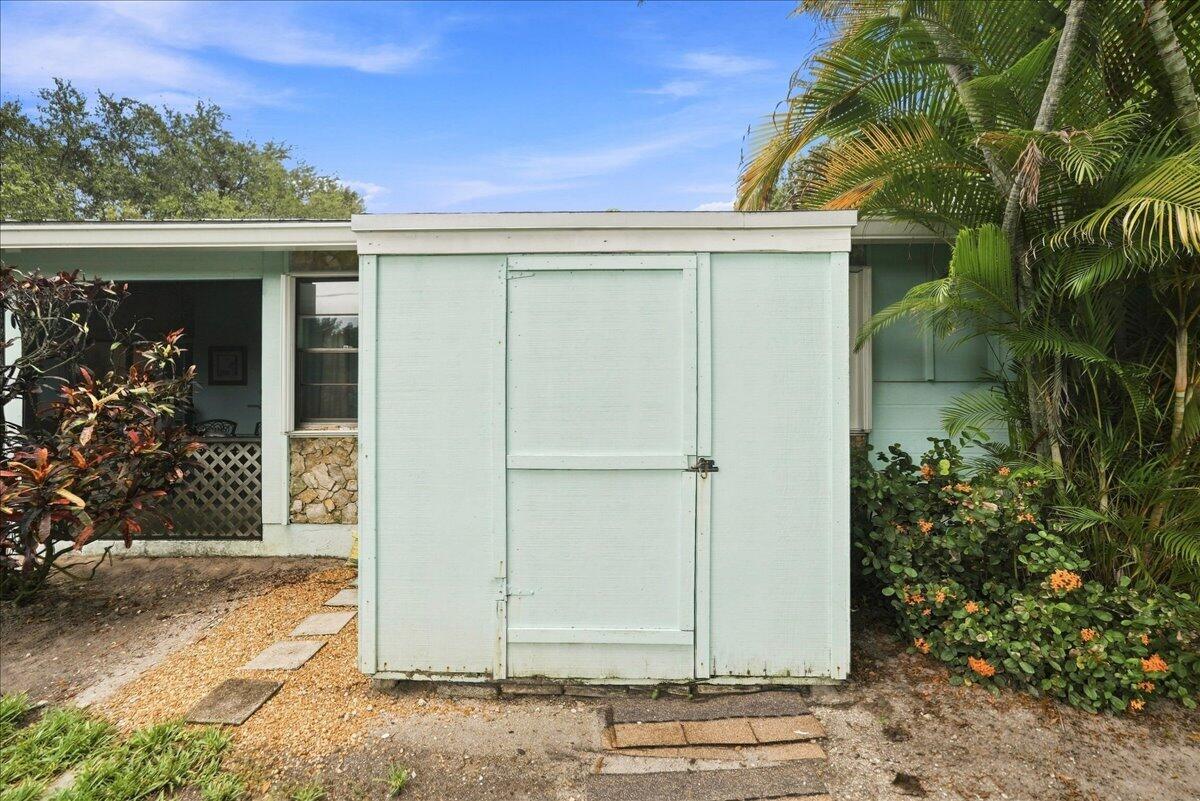 4150 Ne Breakwater Drive Property Photo 39