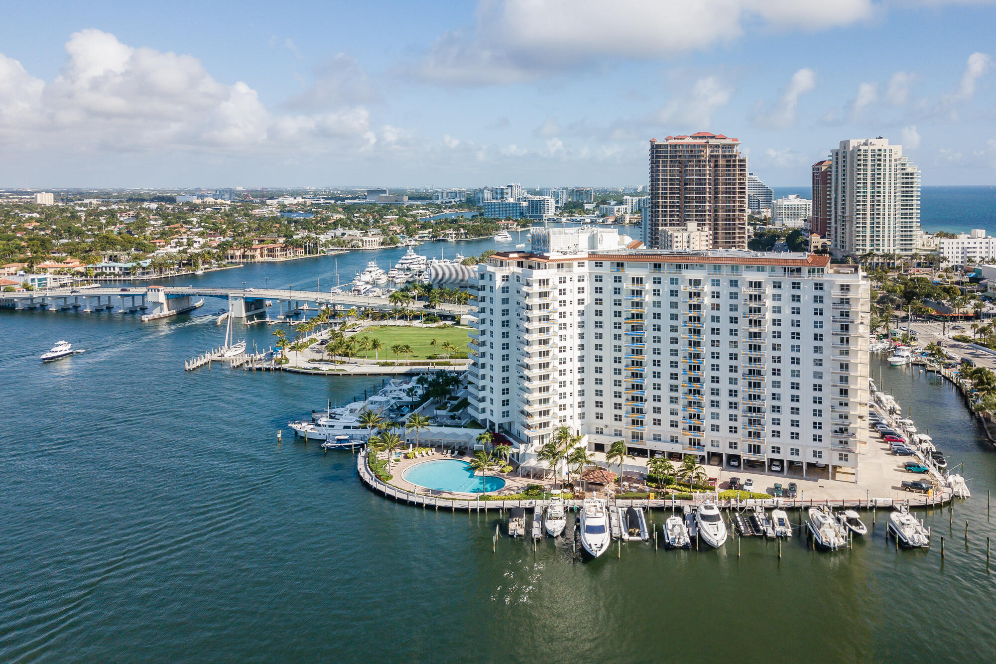 1 Las Olas Circle 1105 Property Photo 3
