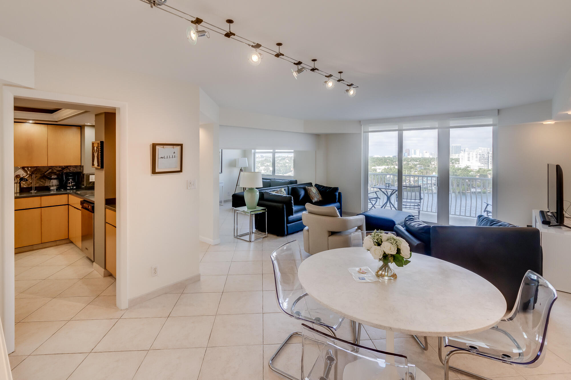 1 Las Olas Circle 1105 Property Photo 11