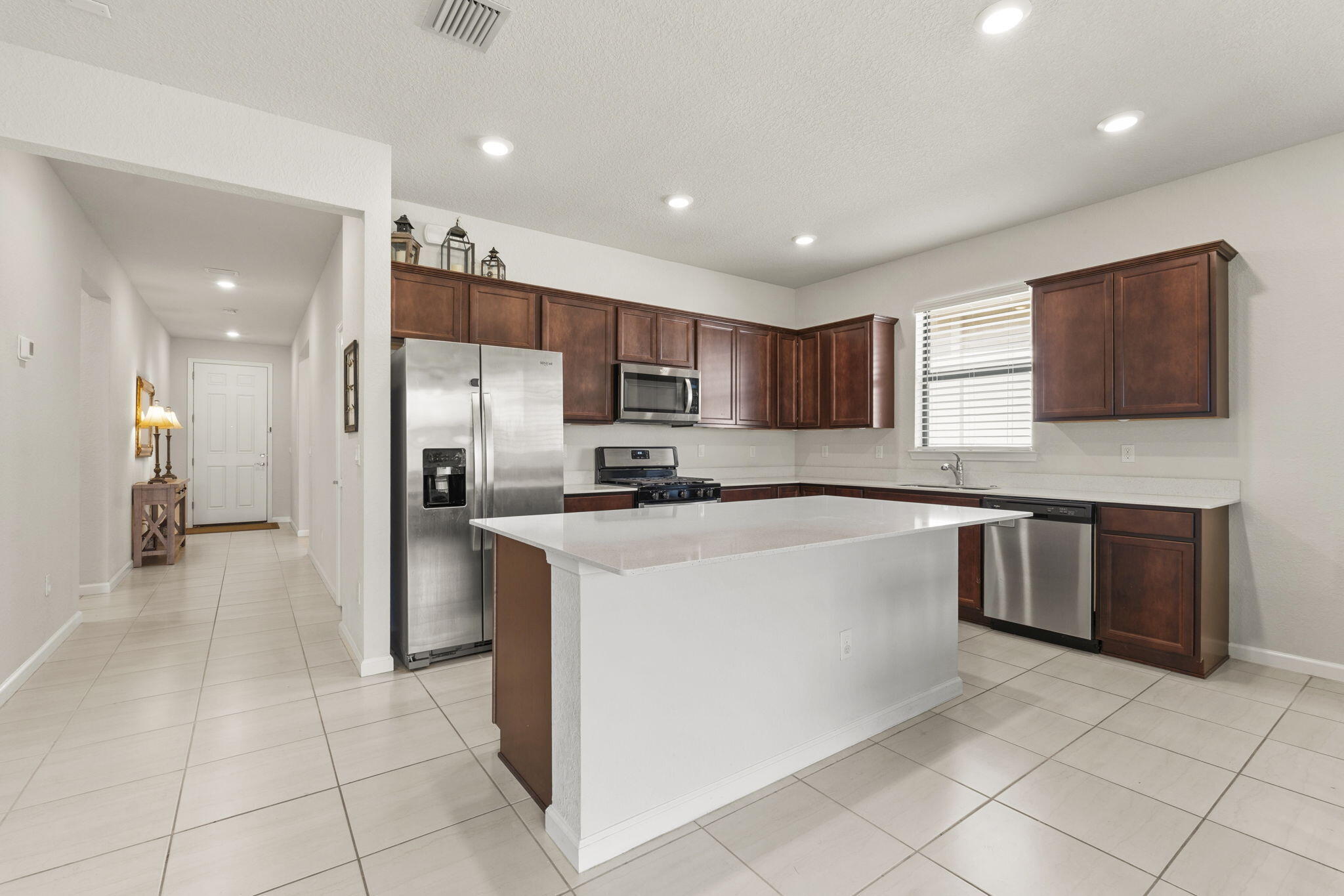 535 Se Villandry Way Property Photo 7