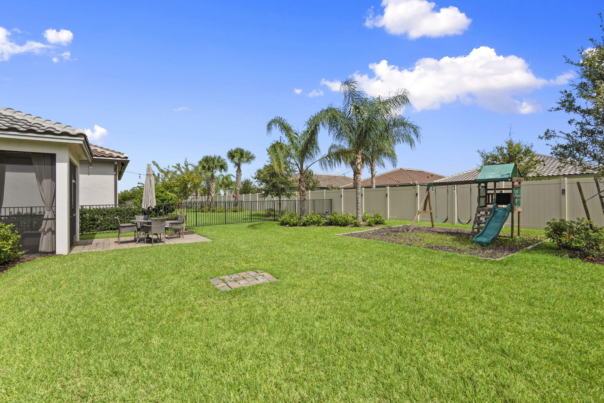 535 Se Villandry Way Property Photo 29