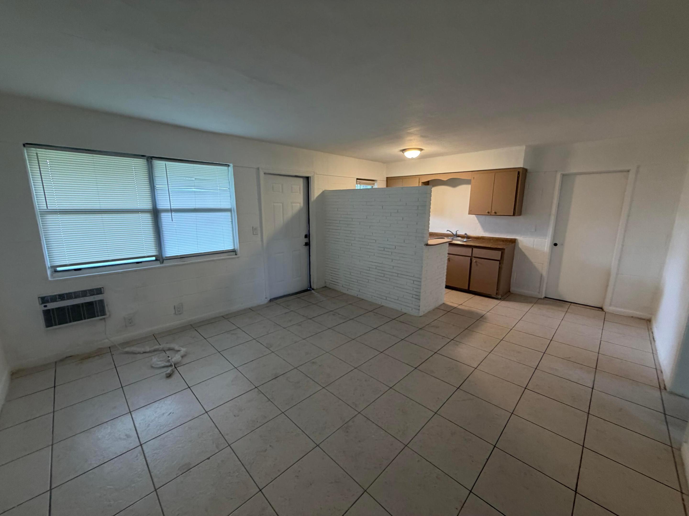 711 Nw 4th Avenue 2 Property Photo 4