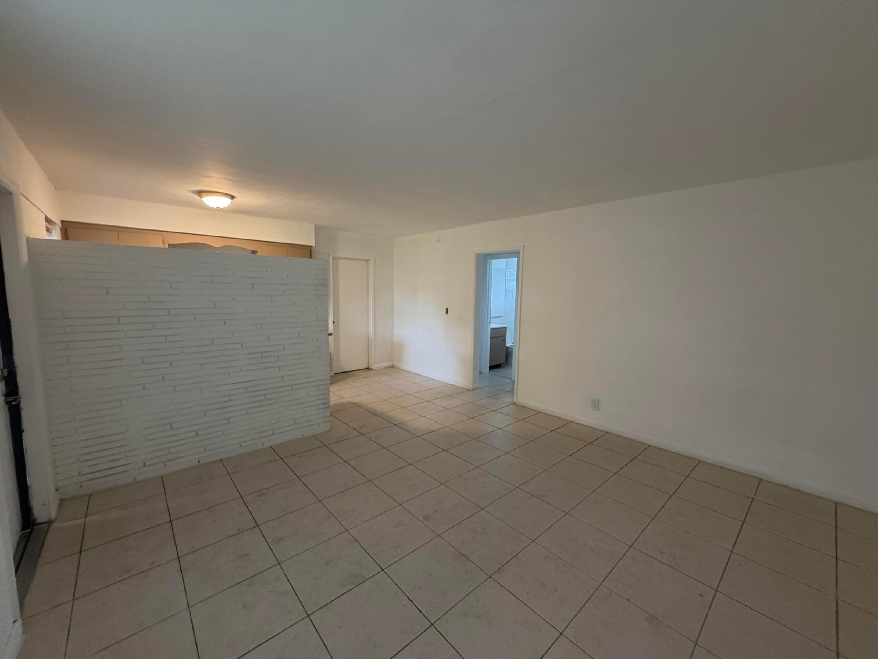 711 Nw 4th Avenue 2 Property Photo 5