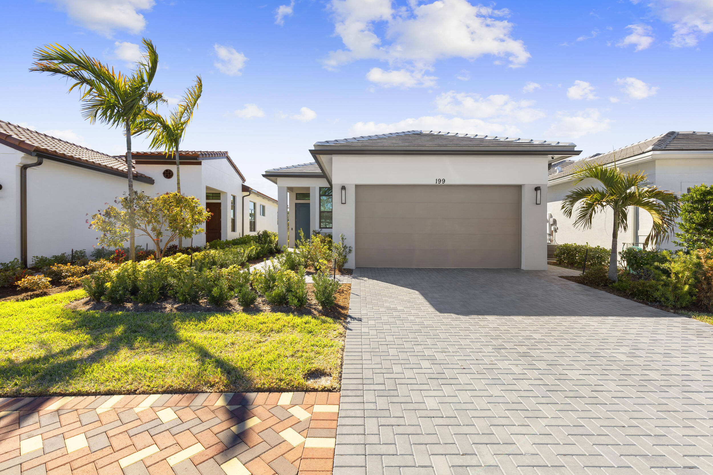 199 SE VIA SANGRO Property Photo 1