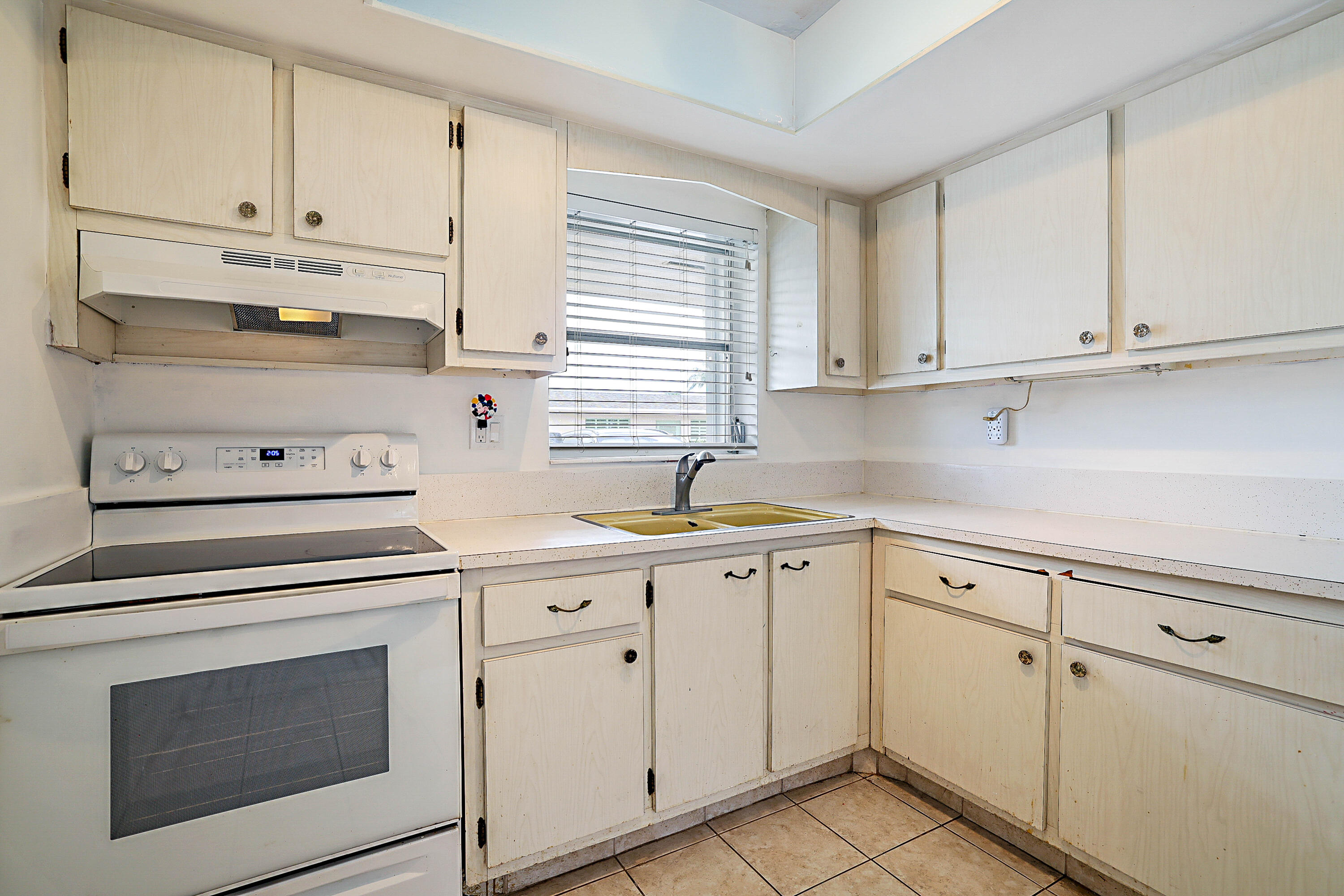 2688 Dudley Drive E D Property Photo 6