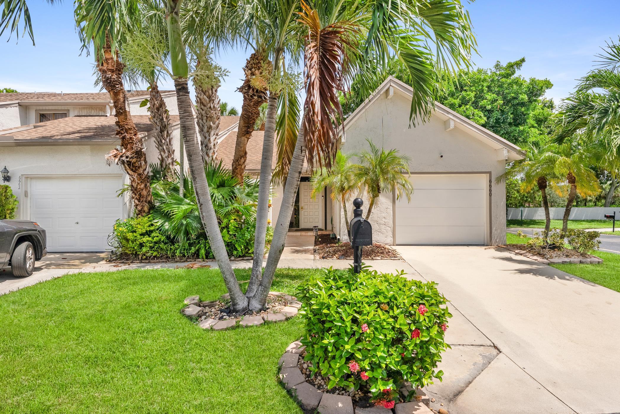 6660 CANARY PALM Circle Property Photo 1