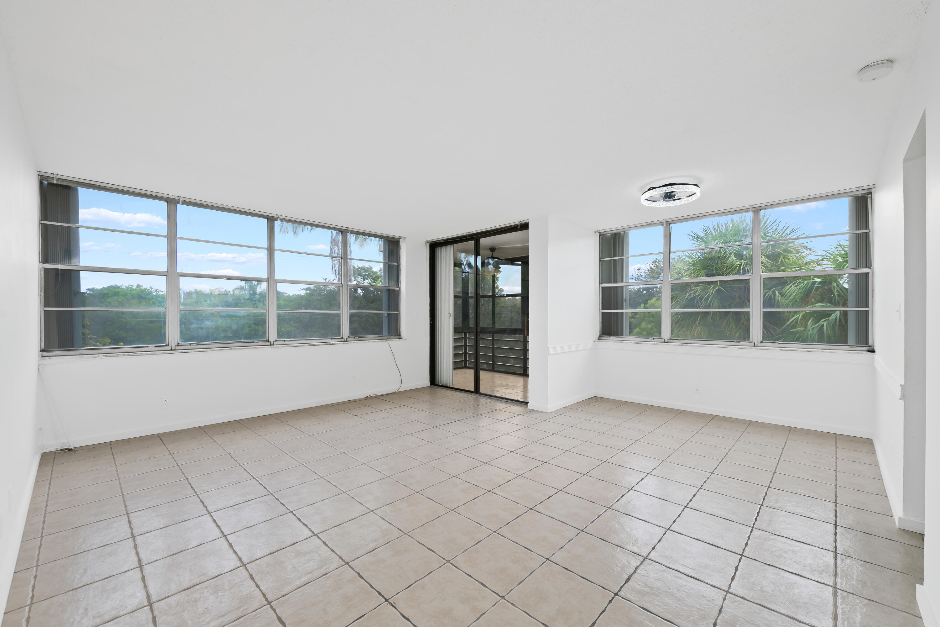 2781 Taft Street 303 Property Photo 5