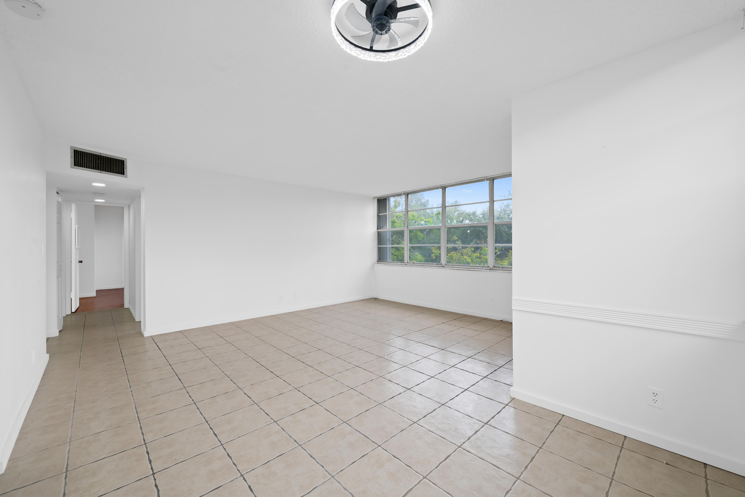 2781 Taft Street 303 Property Photo 7