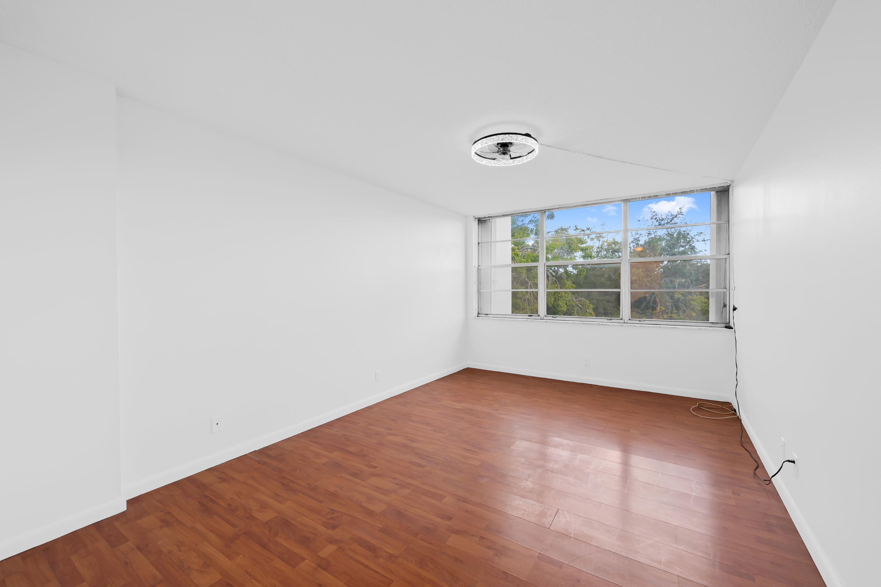 2781 Taft Street 303 Property Photo 8