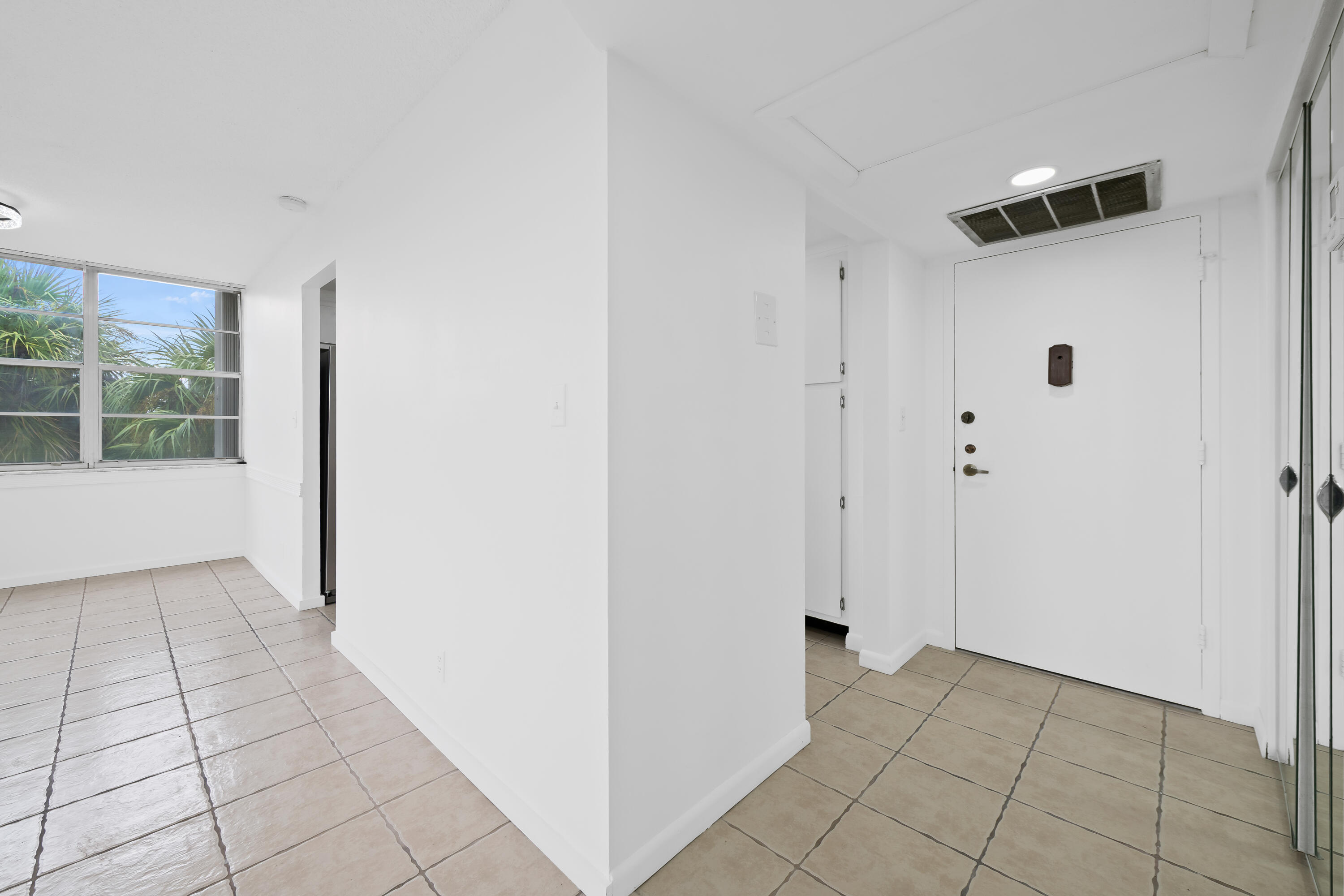 2781 Taft Street 303 Property Photo 9
