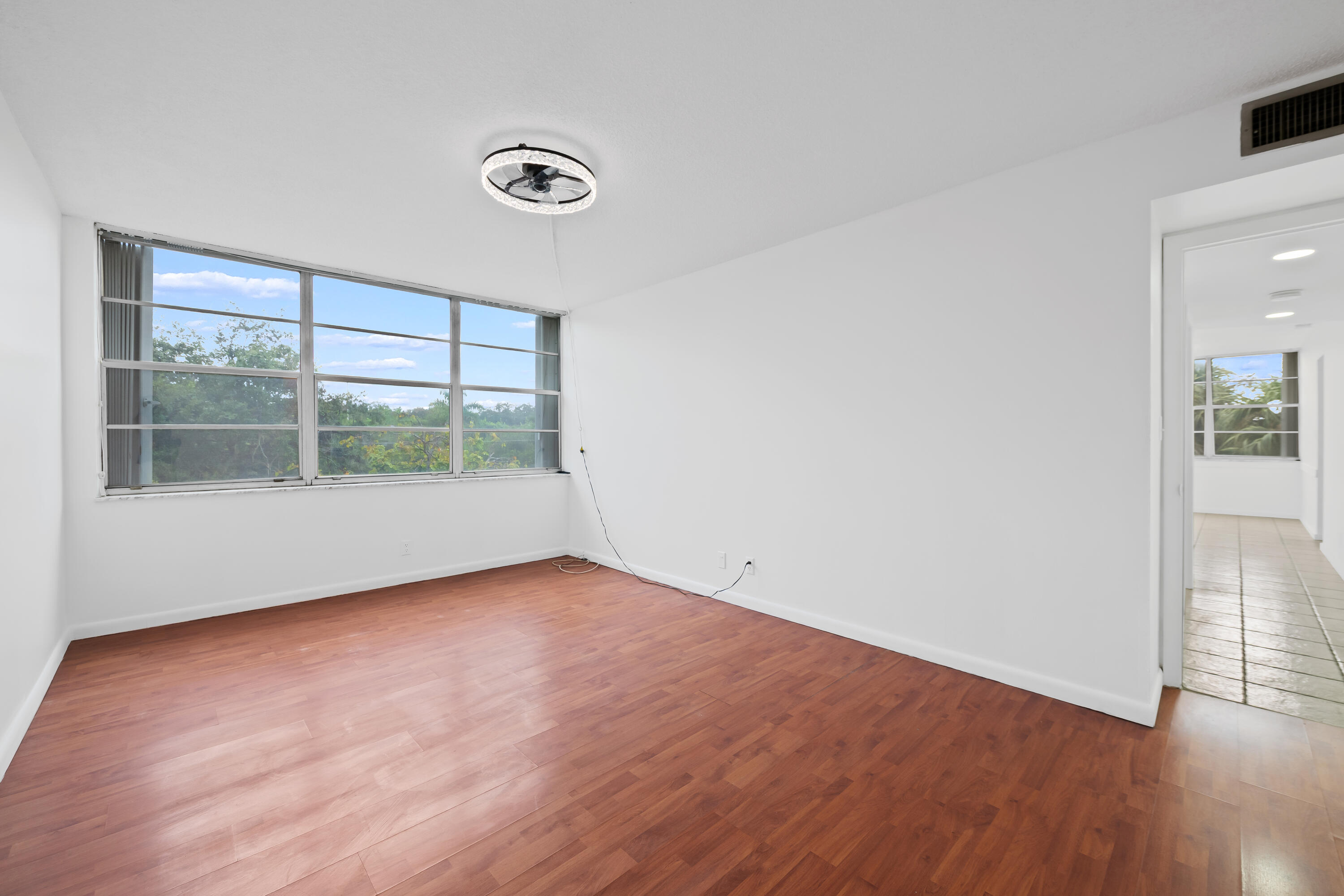 2781 Taft Street 303 Property Photo 10