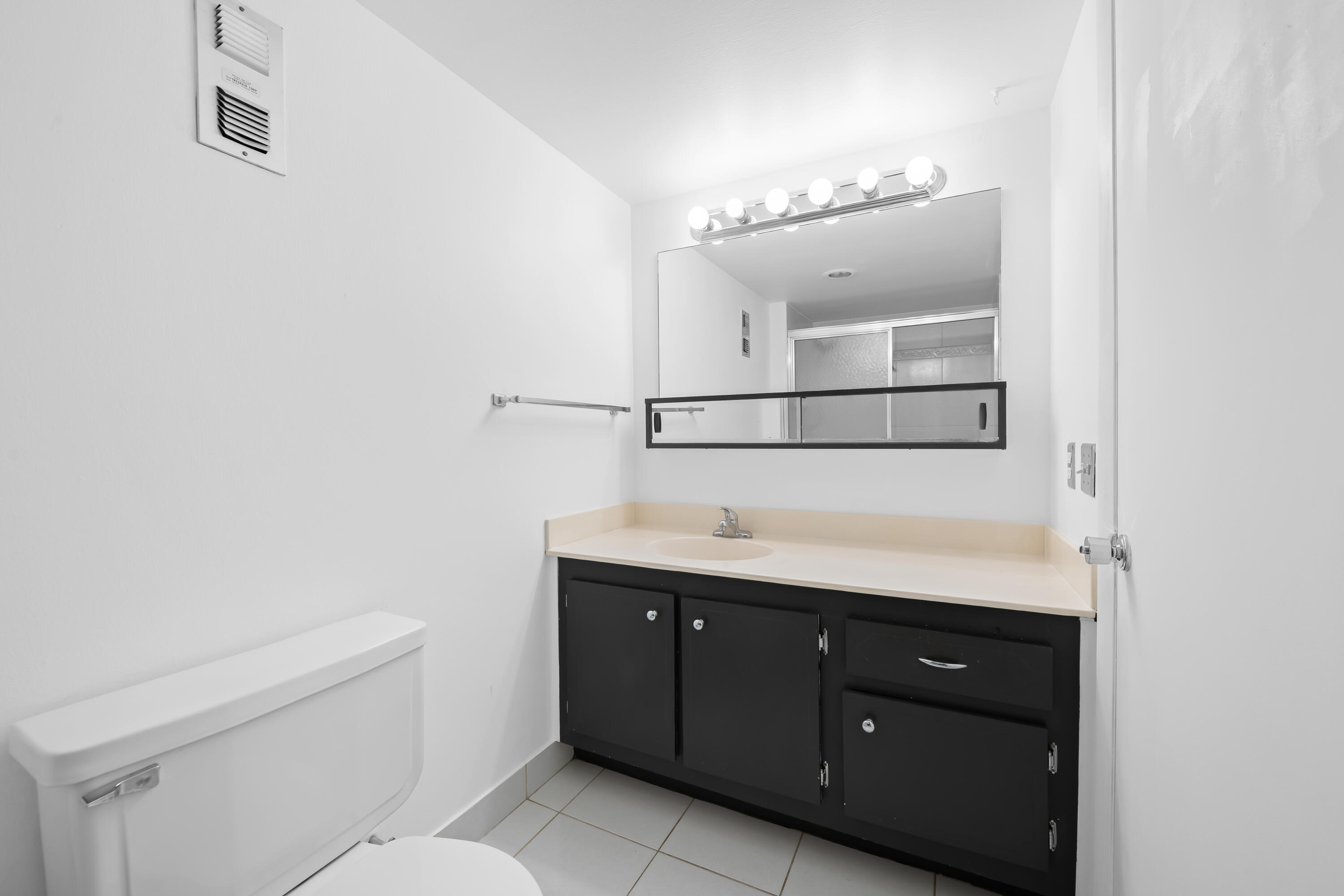 2781 Taft Street 303 Property Photo 14
