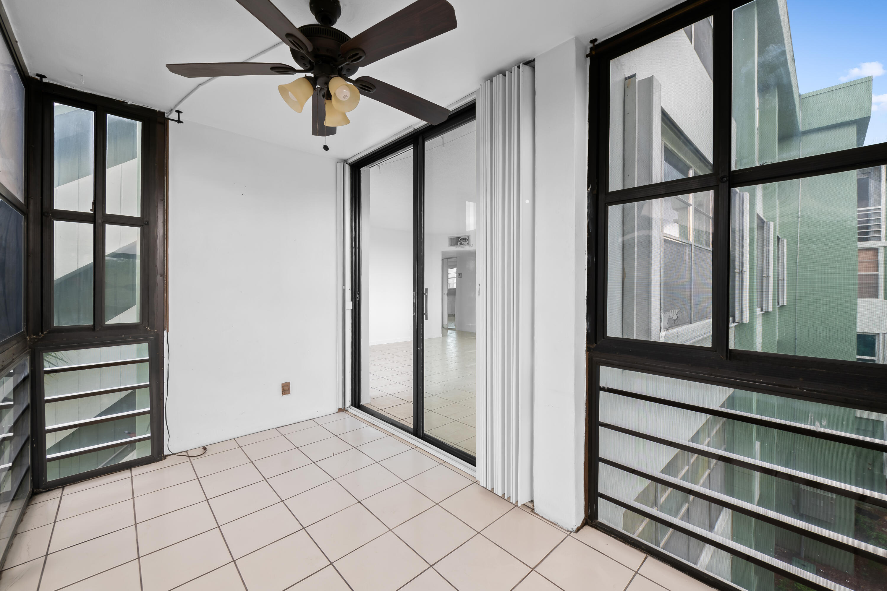 2781 Taft Street 303 Property Photo 20
