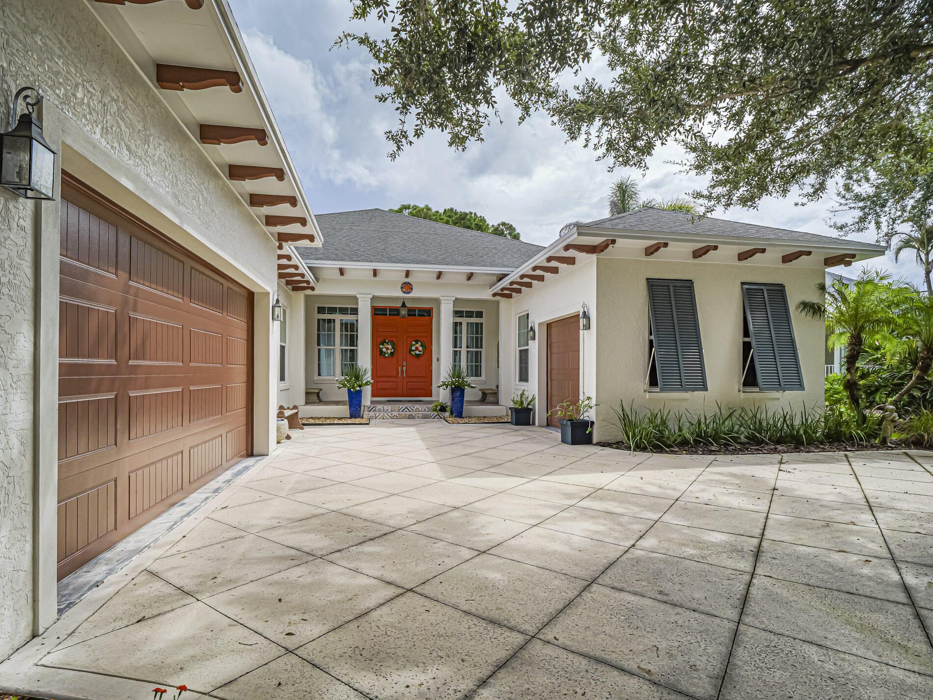 934 Carolina Circle Sw Property Photo 2