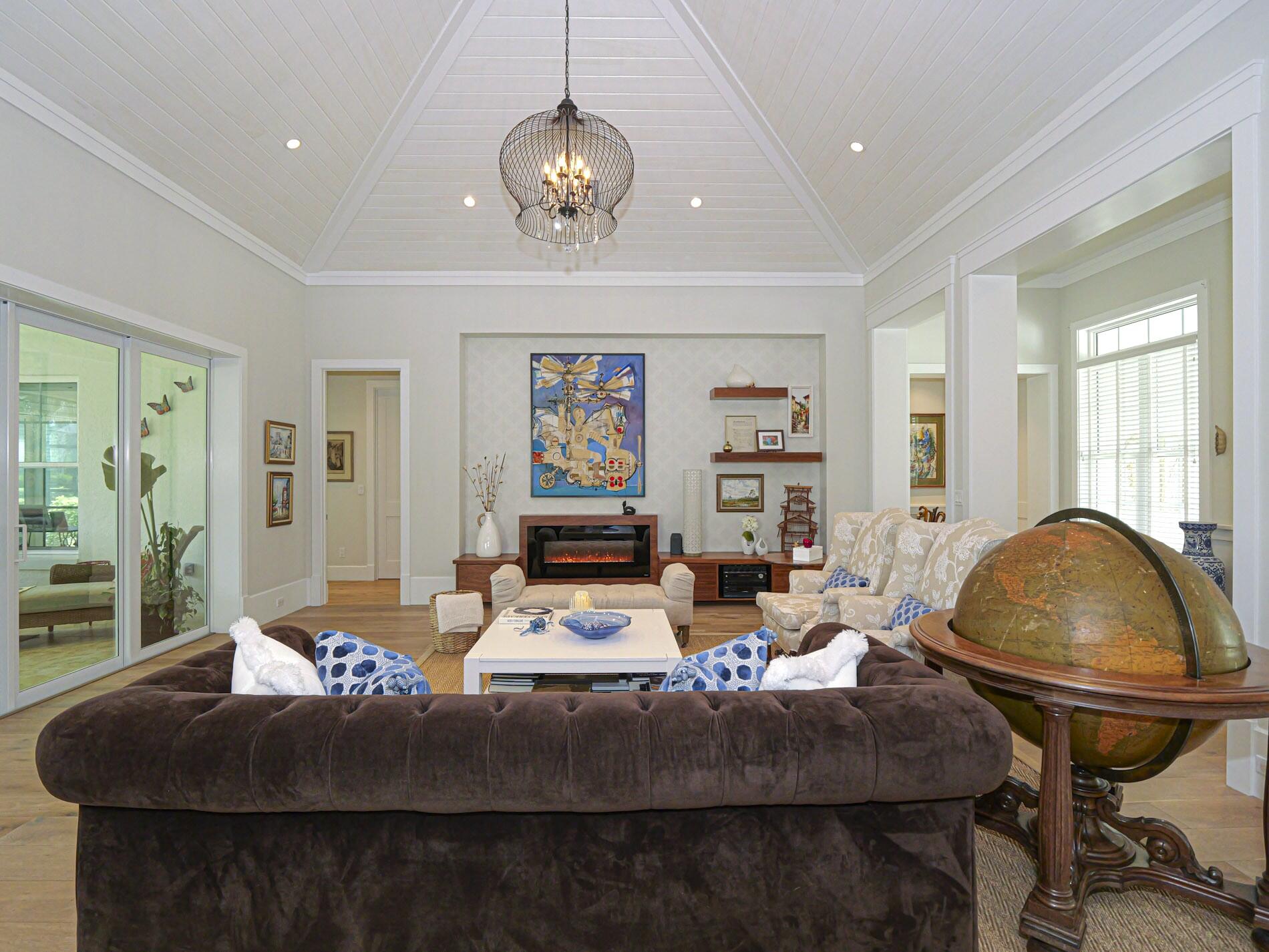 934 Carolina Circle Sw Property Photo 4