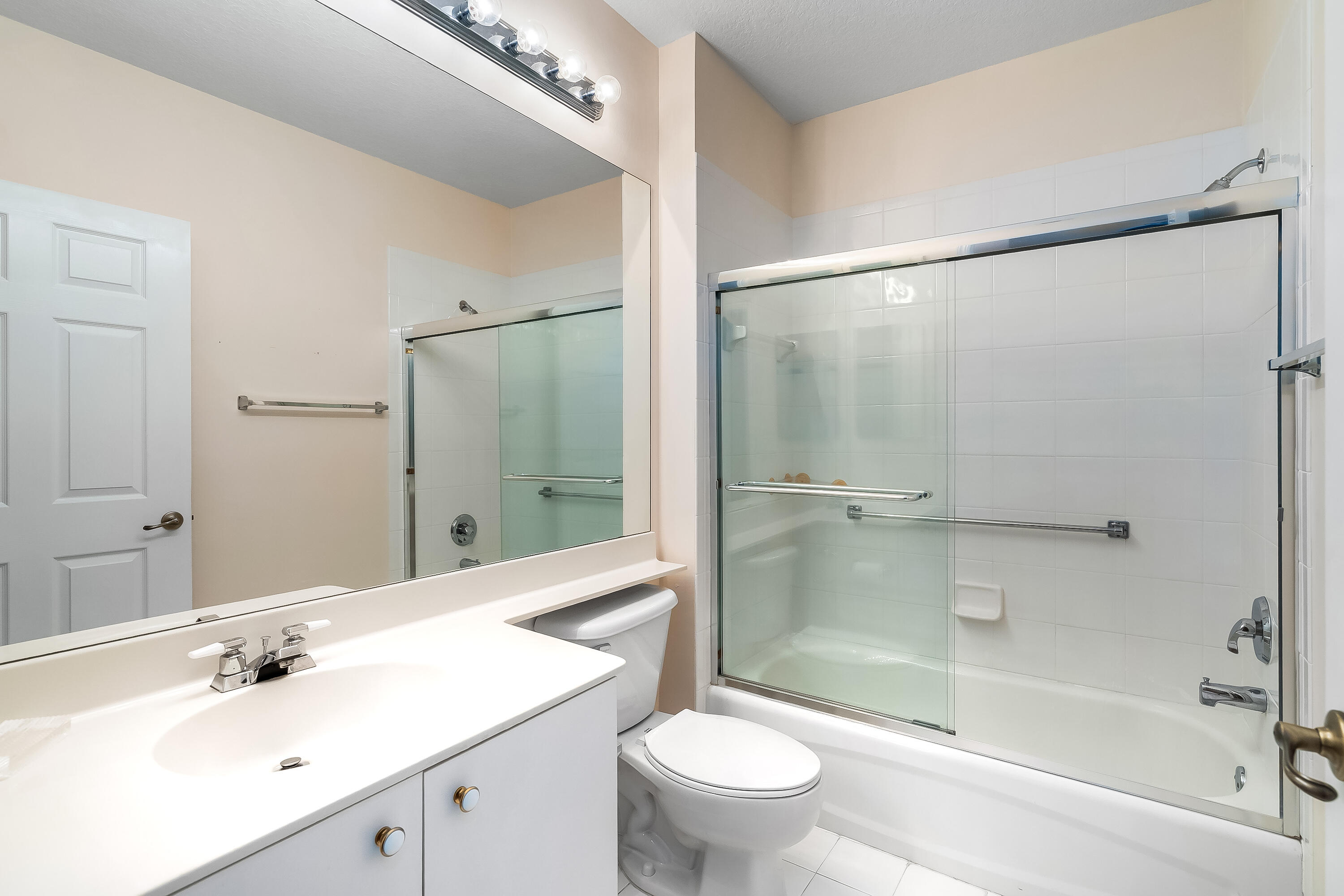 7927 Exeter Boulevard E Property Photo 28