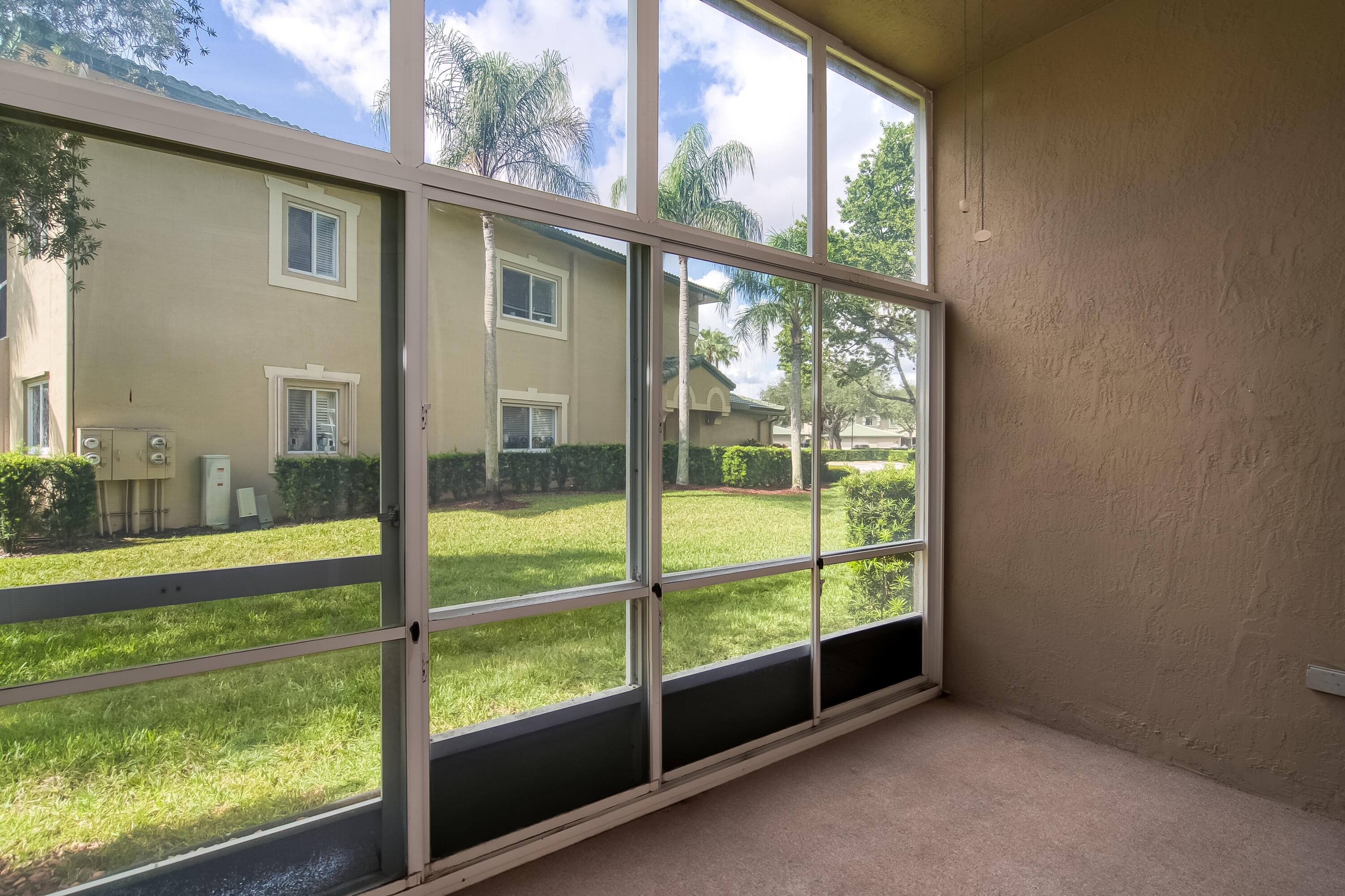 7927 Exeter Boulevard E Property Photo 33