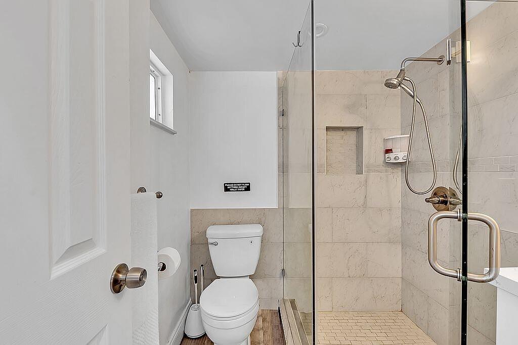 1580 Ne 35th Street Property Photo 7