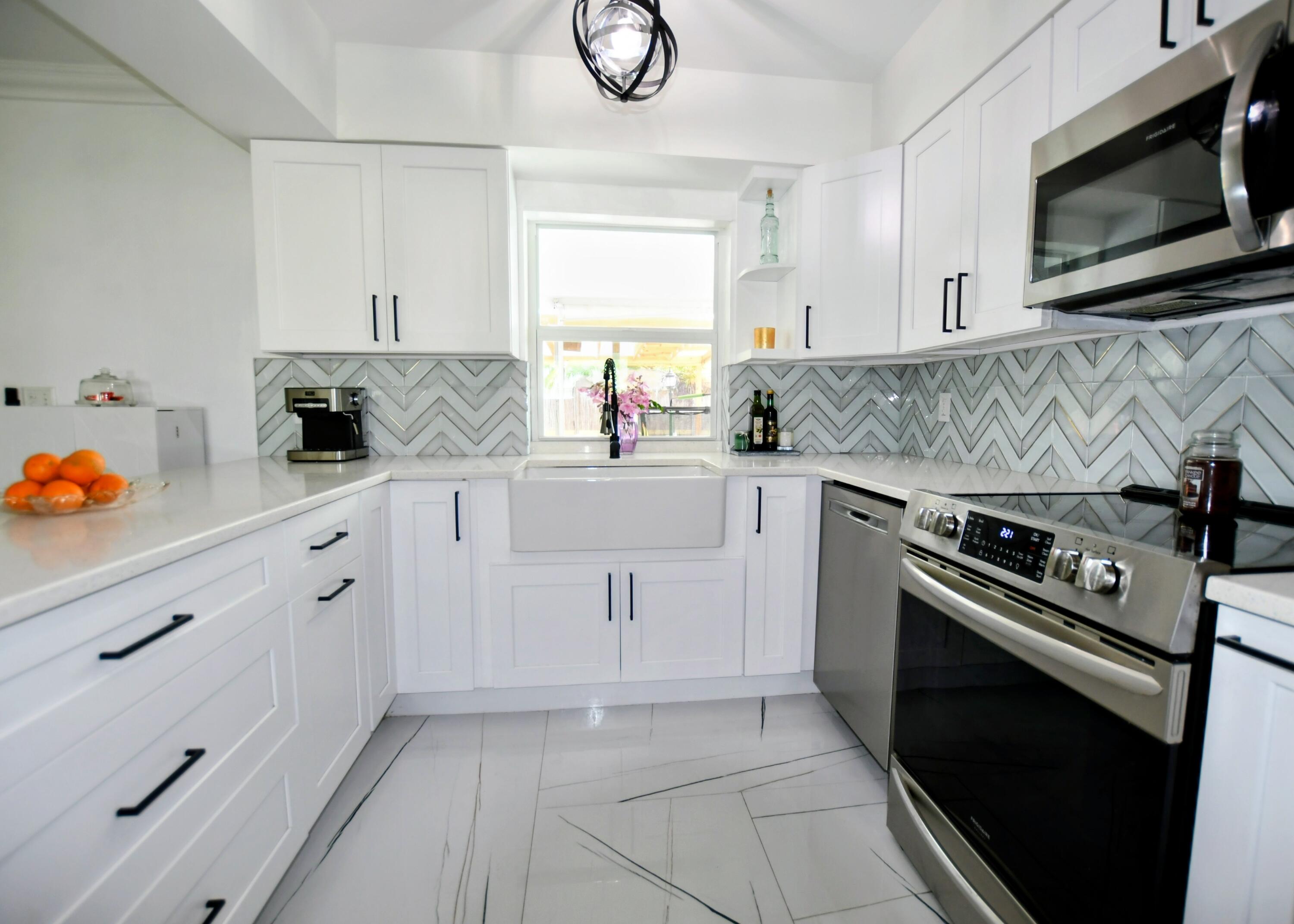 3080 Tropical Trail Property Photo 7