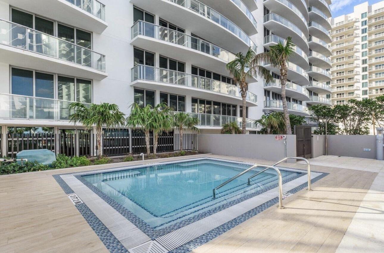 3100 N Ocean Drive P-701 Property Photo 25