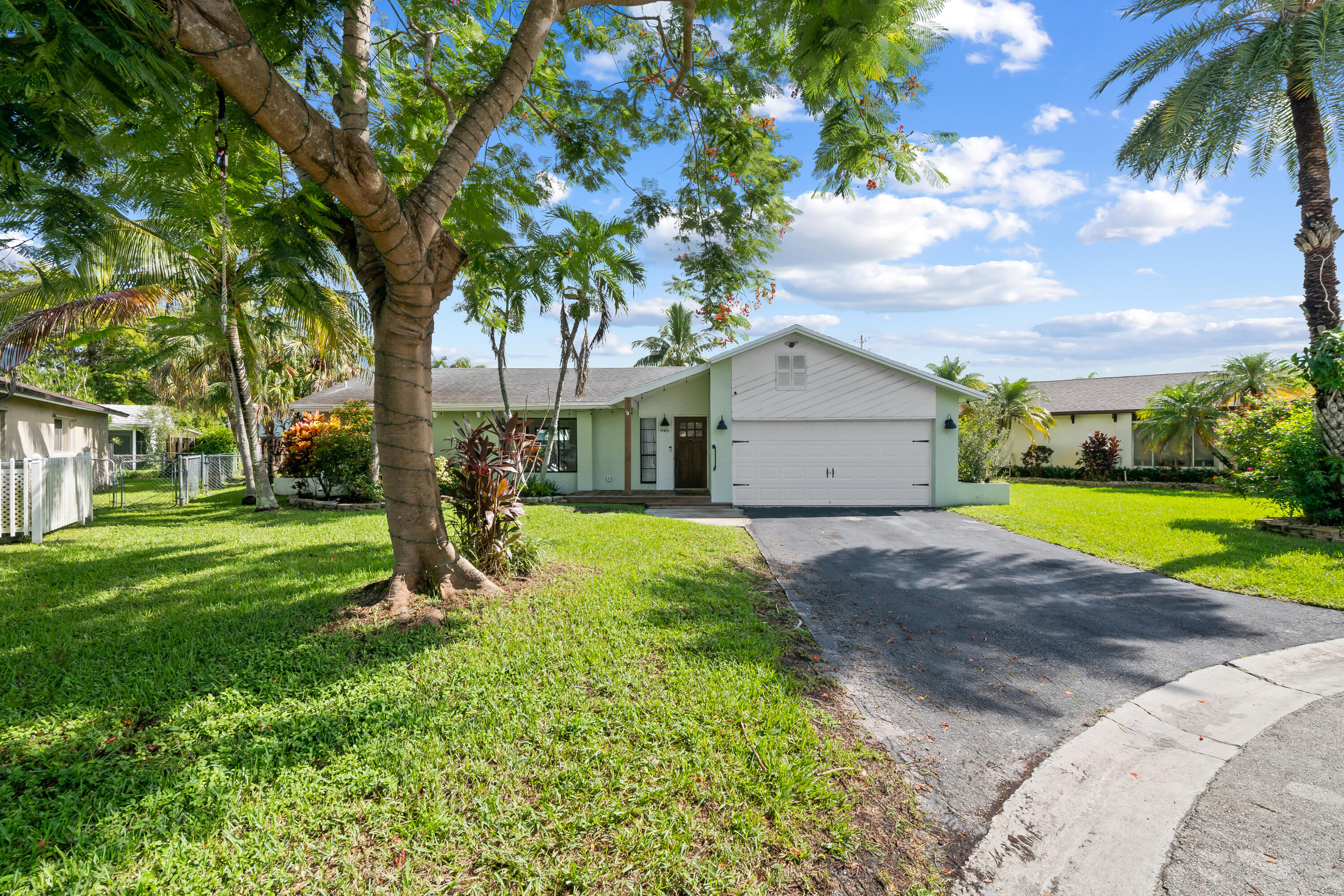 9965 Nw 23rd Street Property Photo 1
