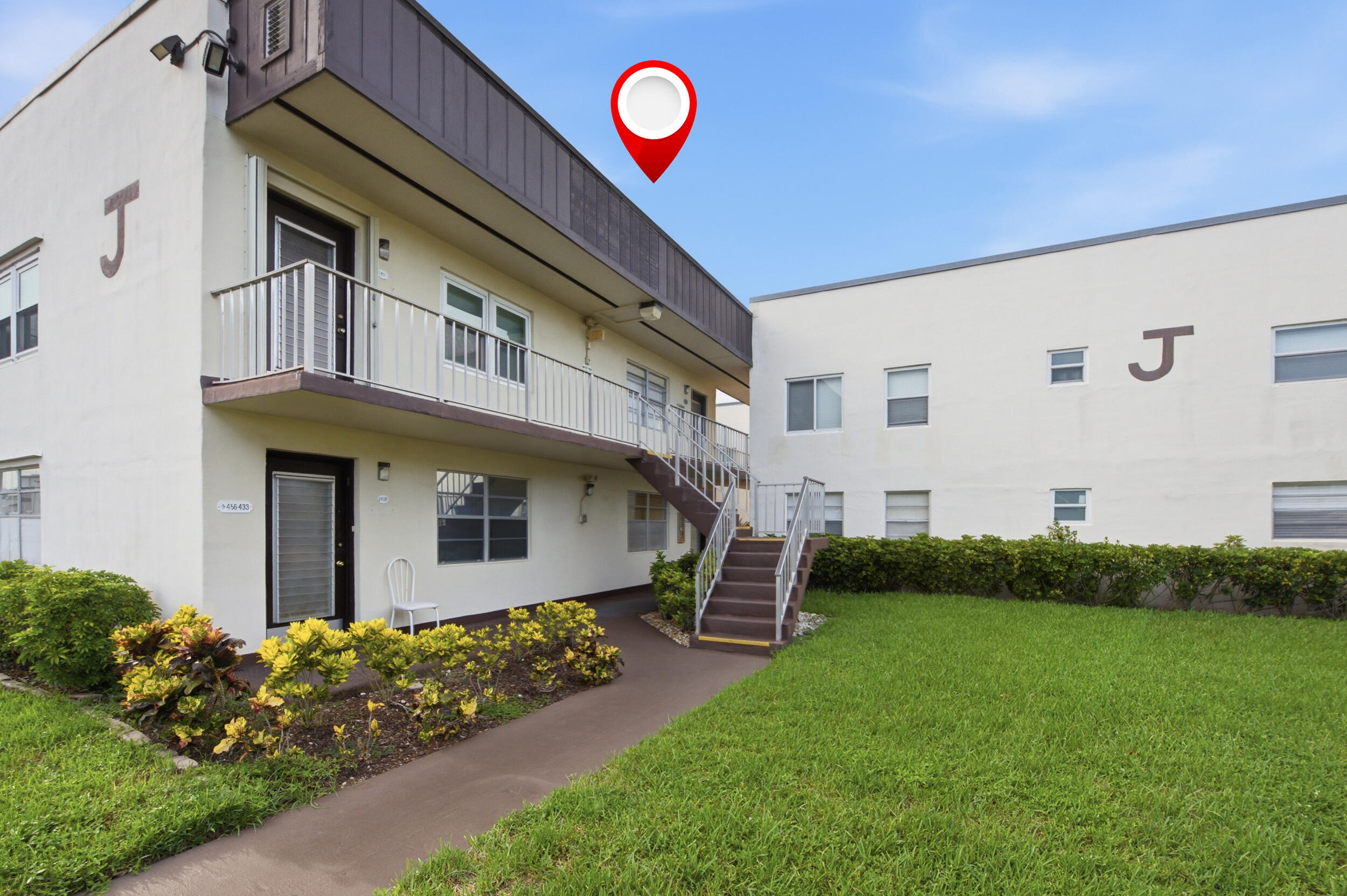 479 Burgundy J Property Photo 6