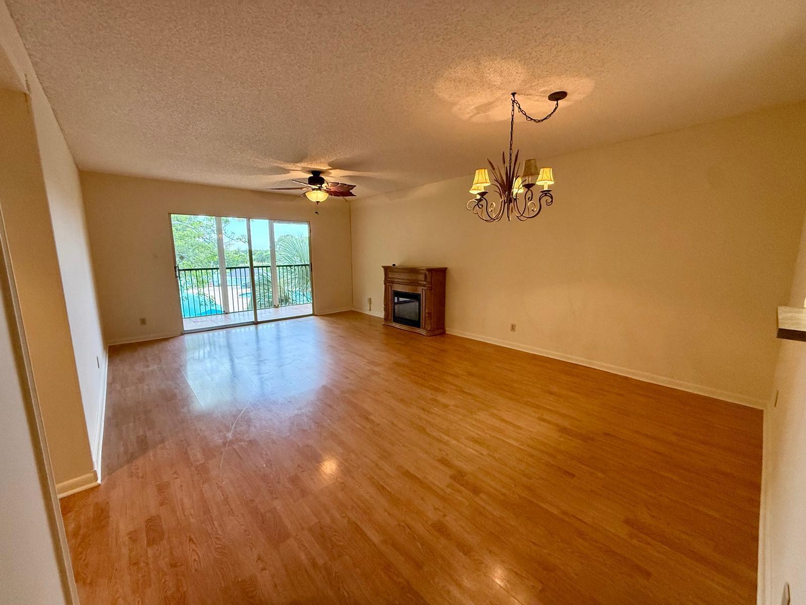 2212 S Cypress Bend Drive 303 Property Photo 3