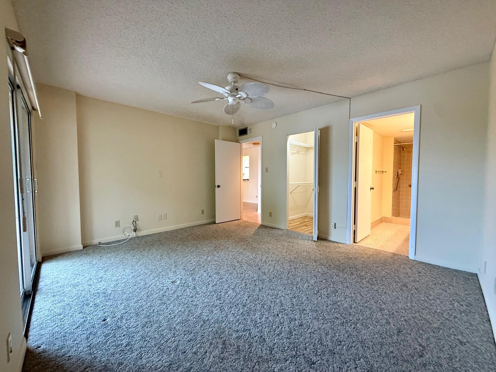 2212 S Cypress Bend Drive 303 Property Photo 7