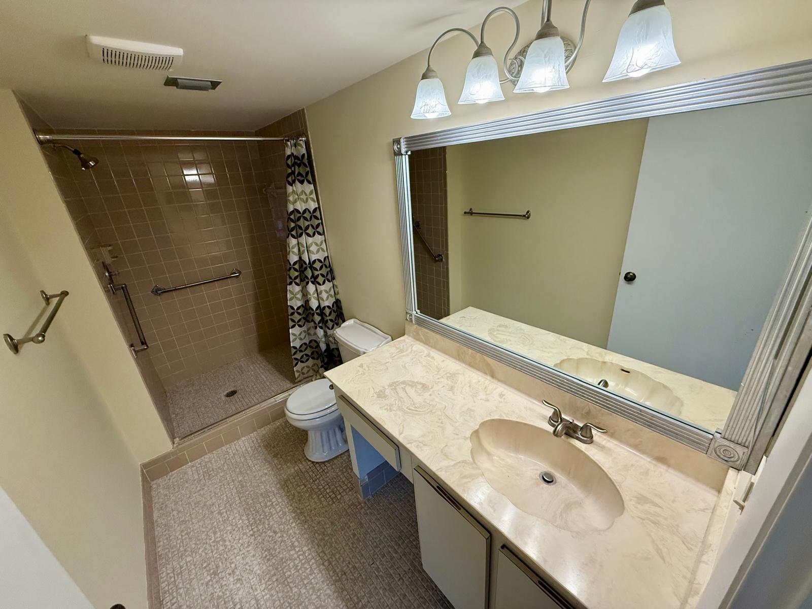 2212 S Cypress Bend Drive 303 Property Photo 8
