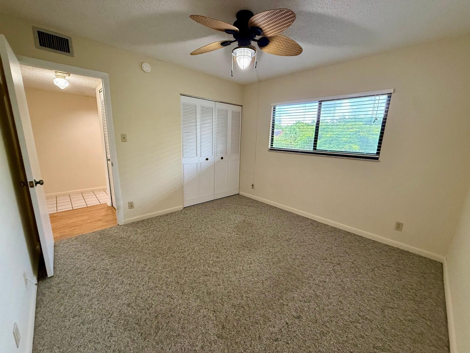 2212 S Cypress Bend Drive 303 Property Photo 9