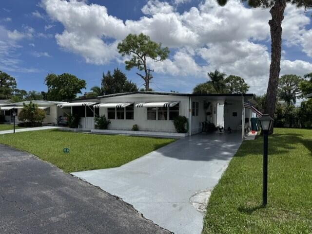 4042 Royal Manor Boulevard Property Photo 1