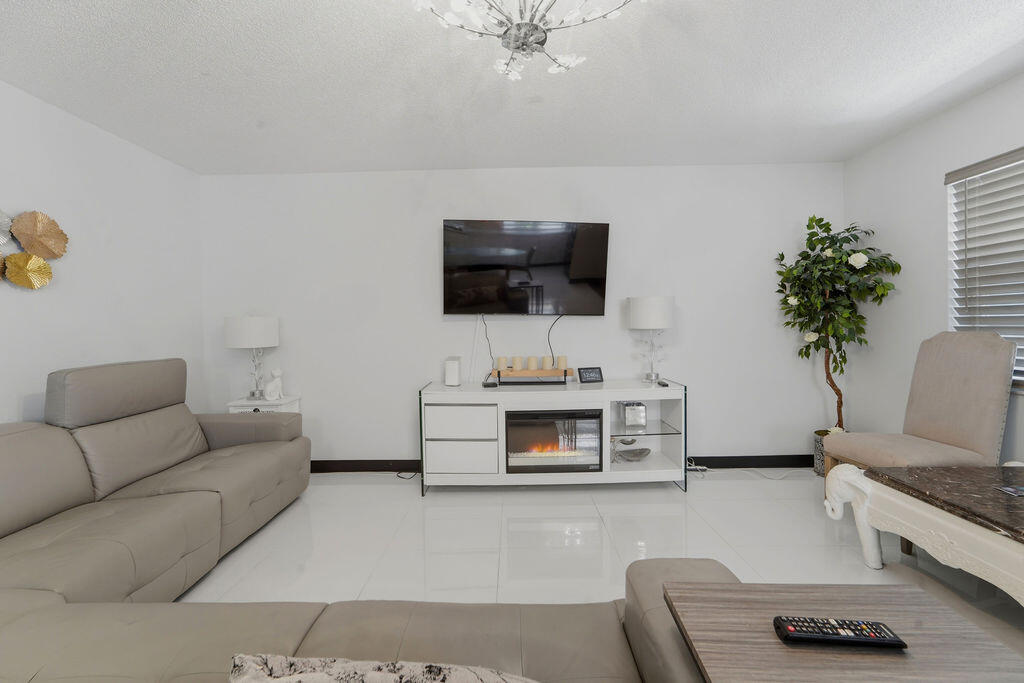 396 Monaco I 396-i Property Photo 8