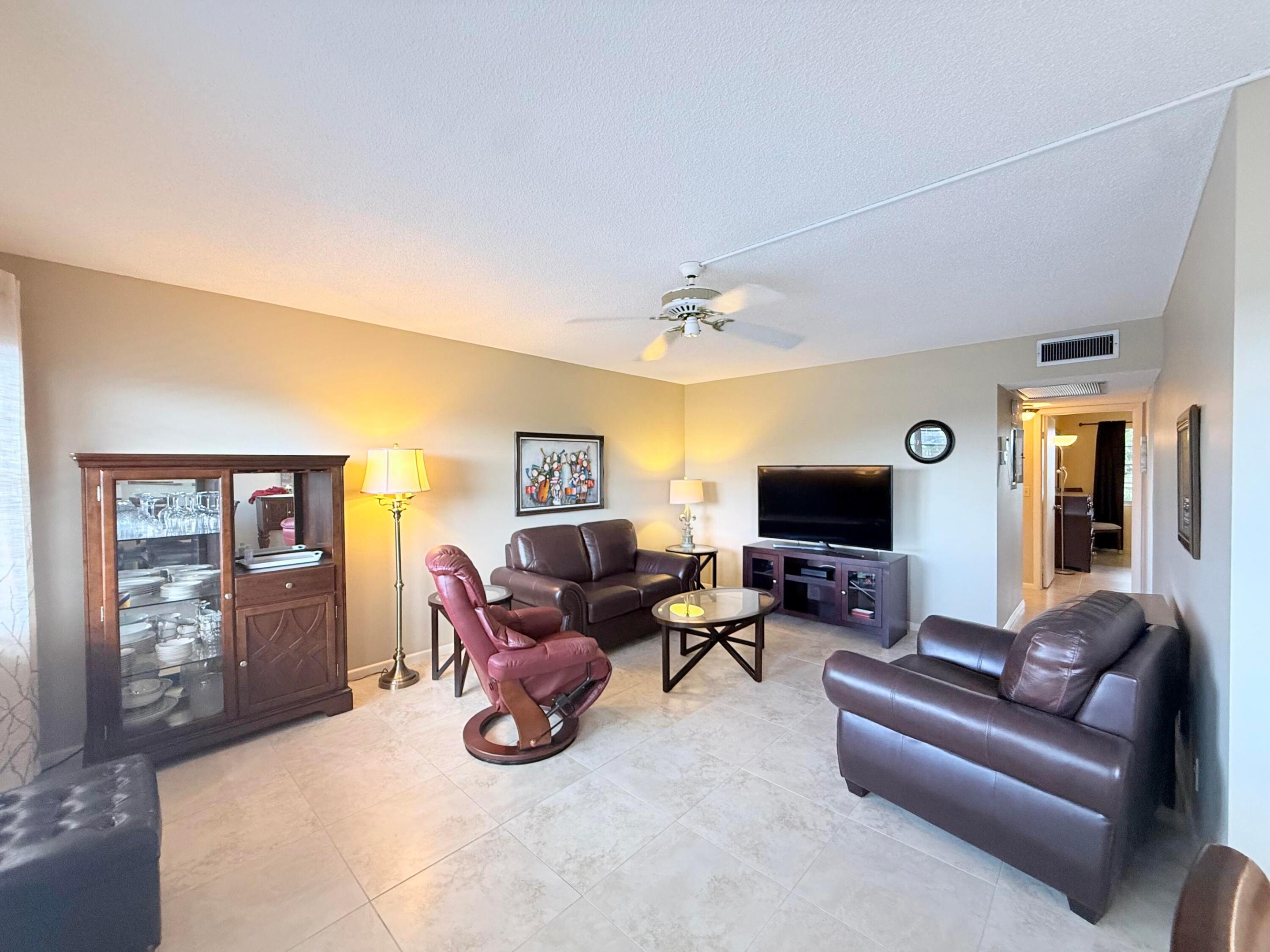 4015 Islewood D Property Photo 12