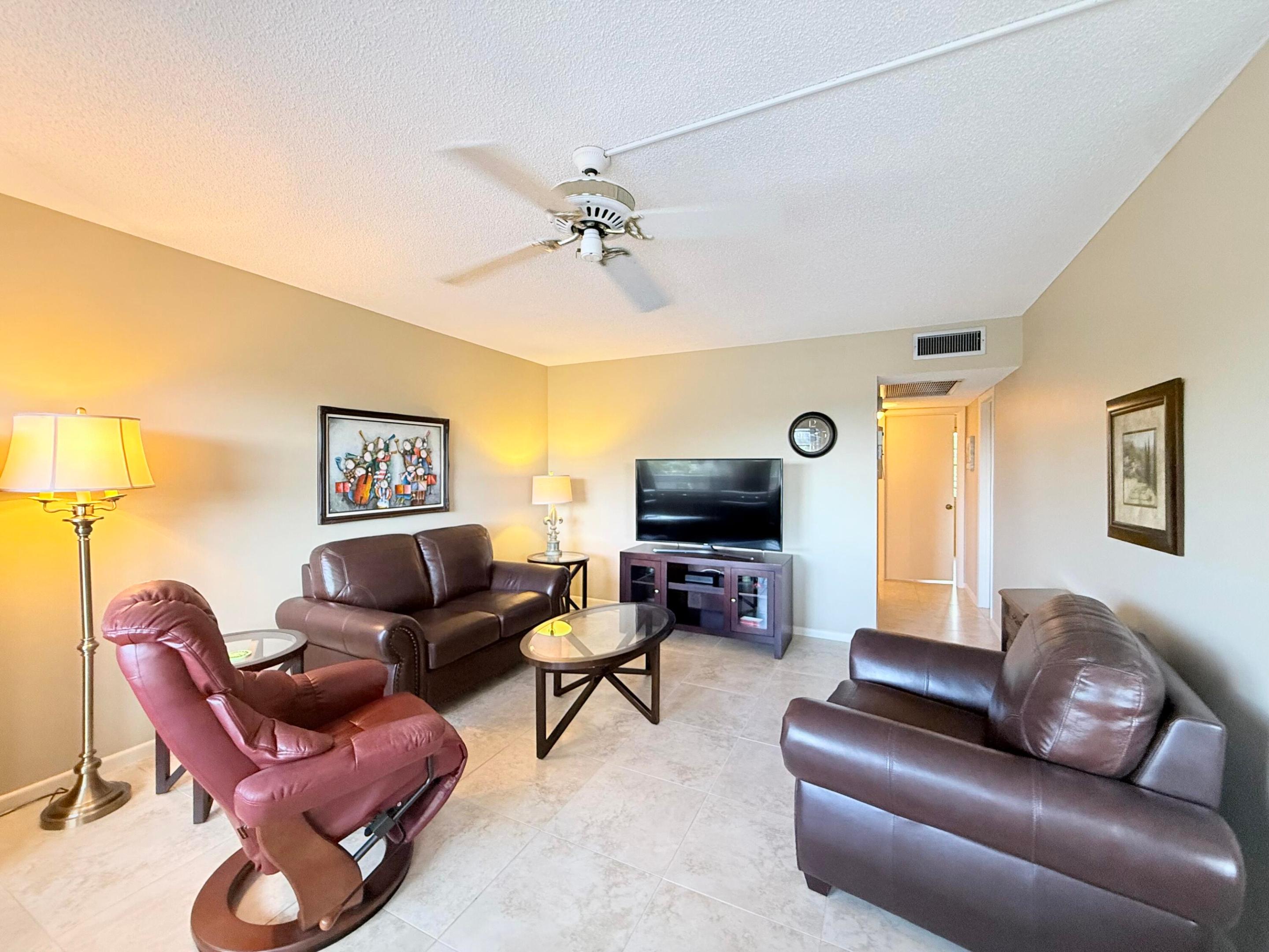 4015 Islewood D Property Photo 13