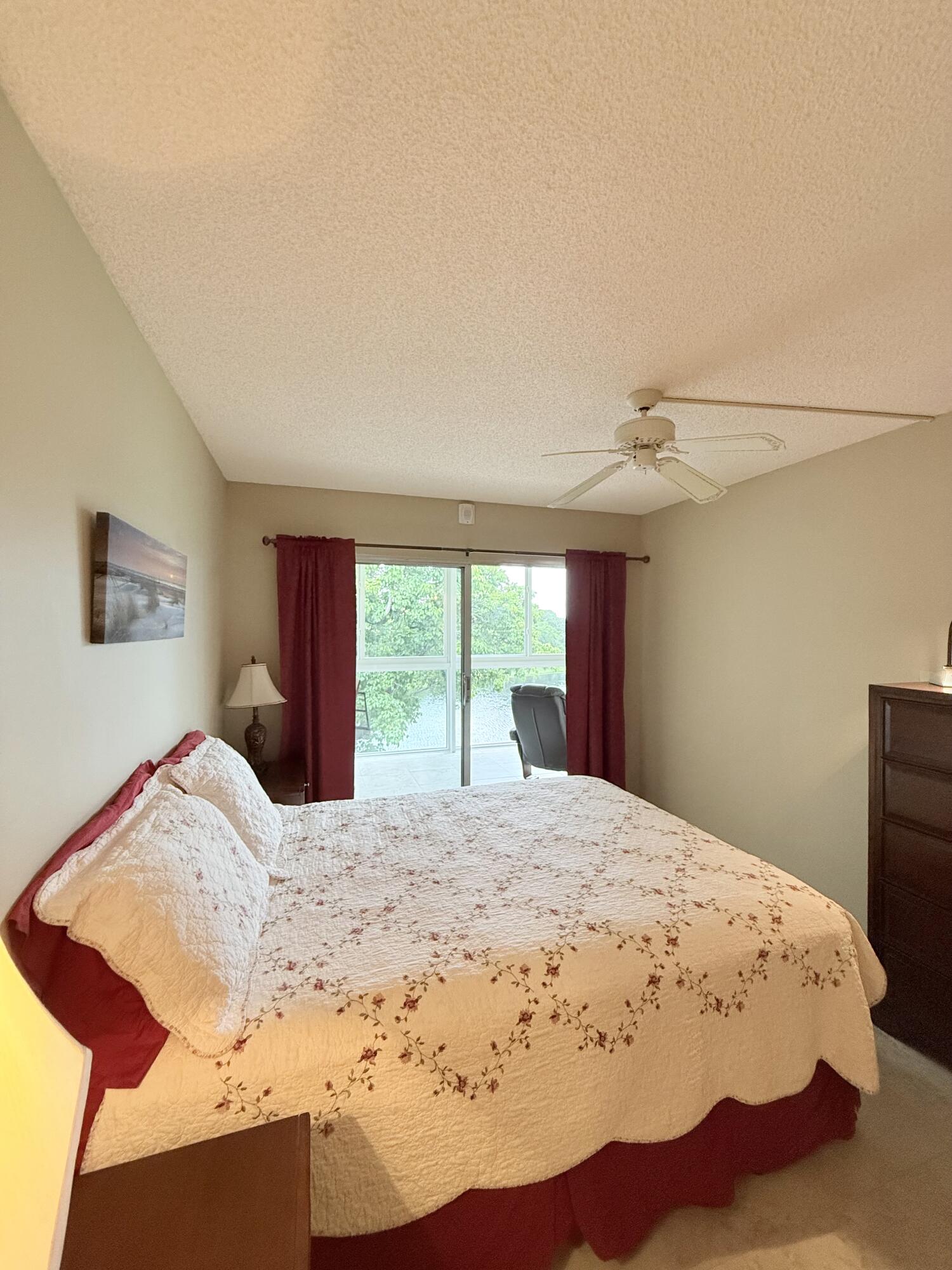 4015 Islewood D Property Photo 19