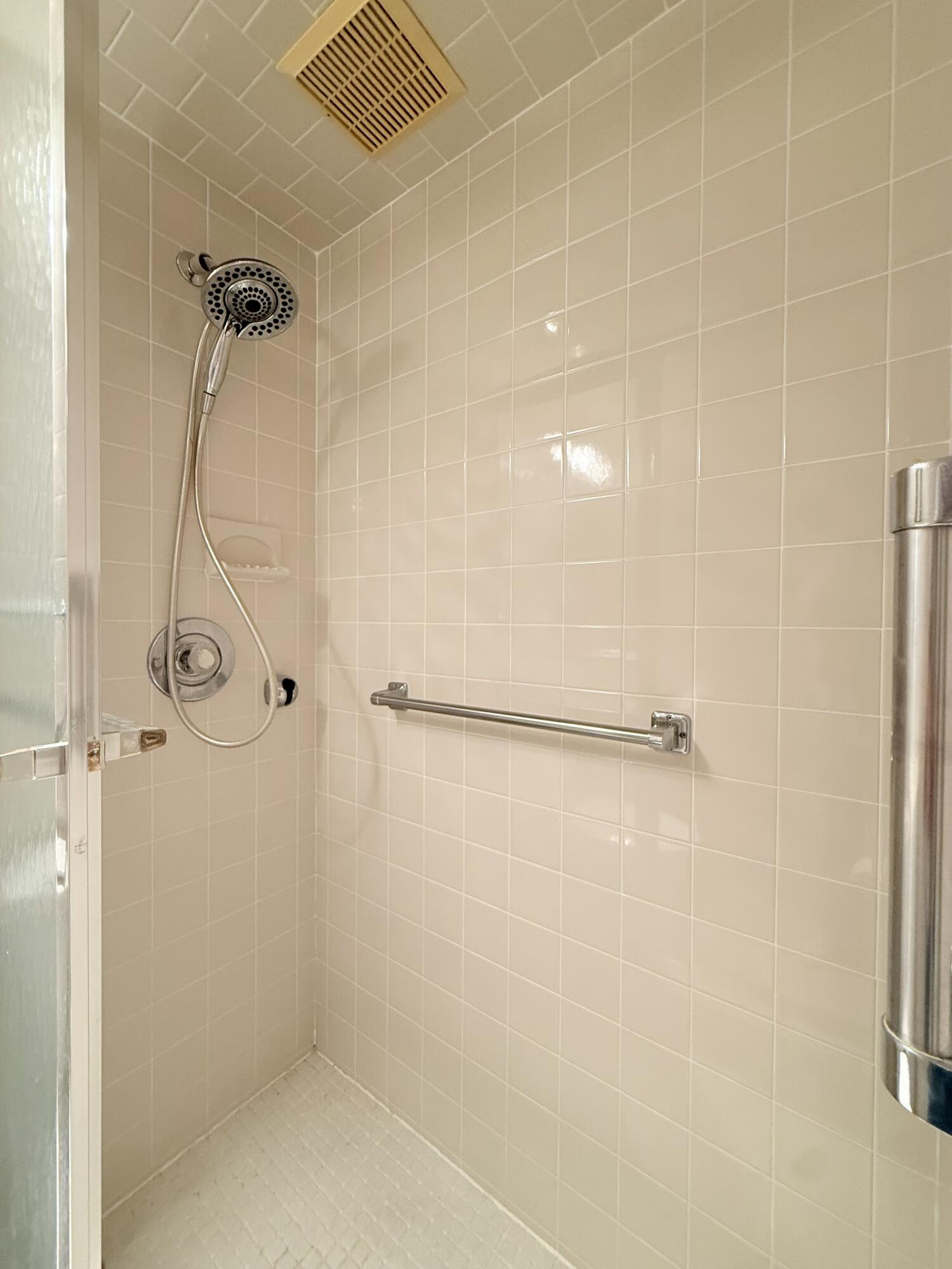 4015 Islewood D Property Photo 33