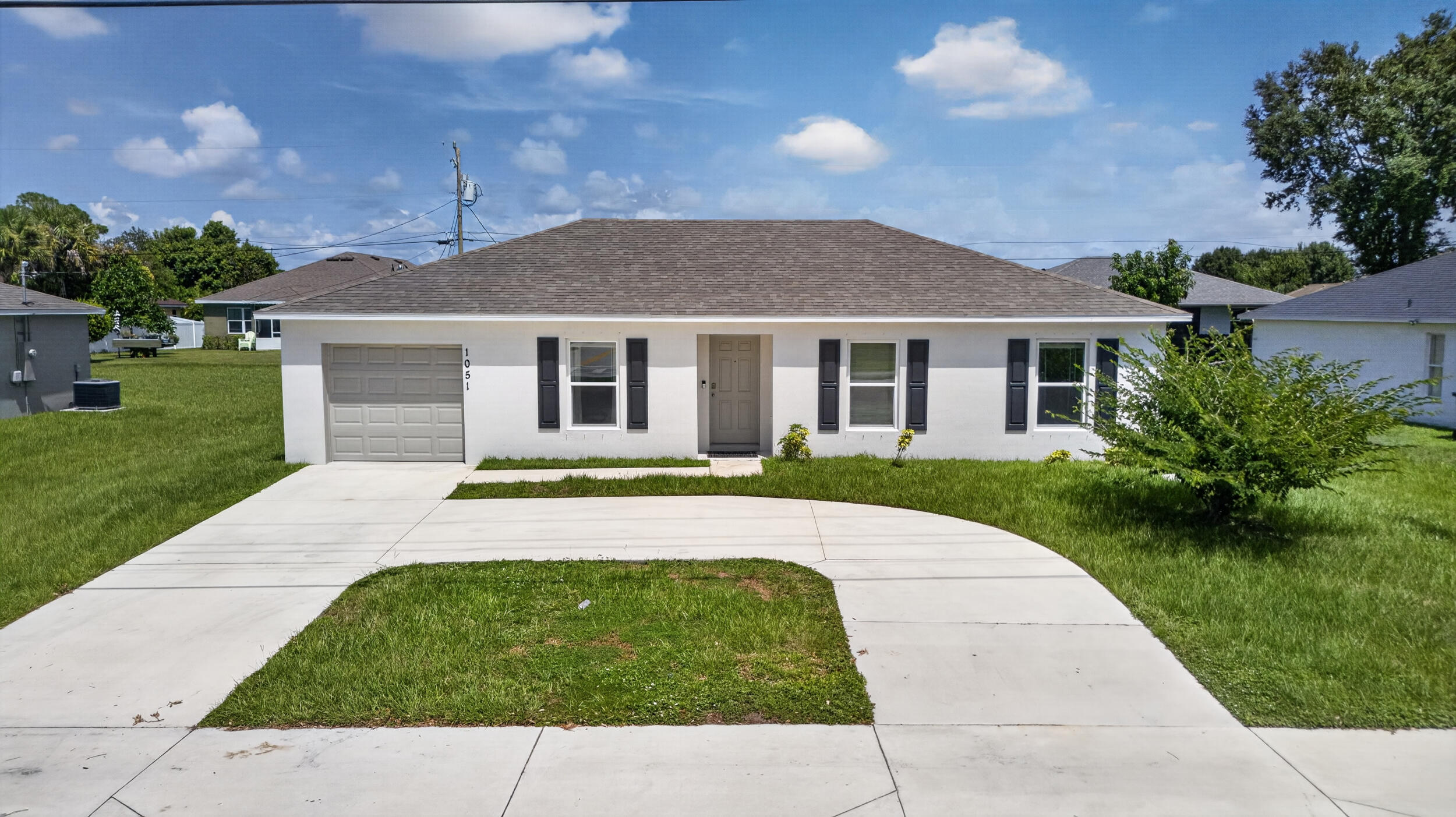 1051 SW Becker Road Property Photo 1