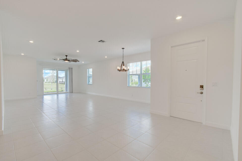 1267 Tangled Orchard Trace Property Photo 3