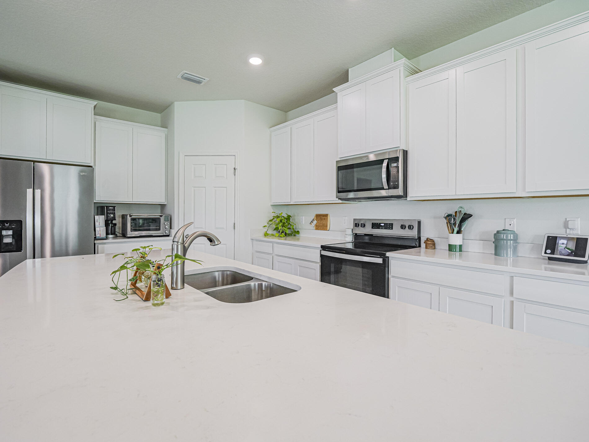 80 52nd Square Property Photo 12