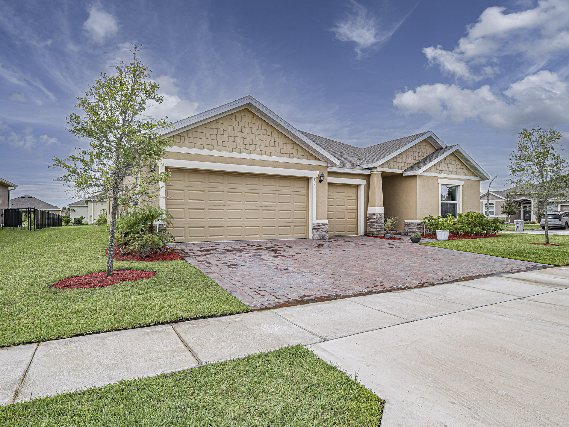 80 52nd Square Property Photo 47