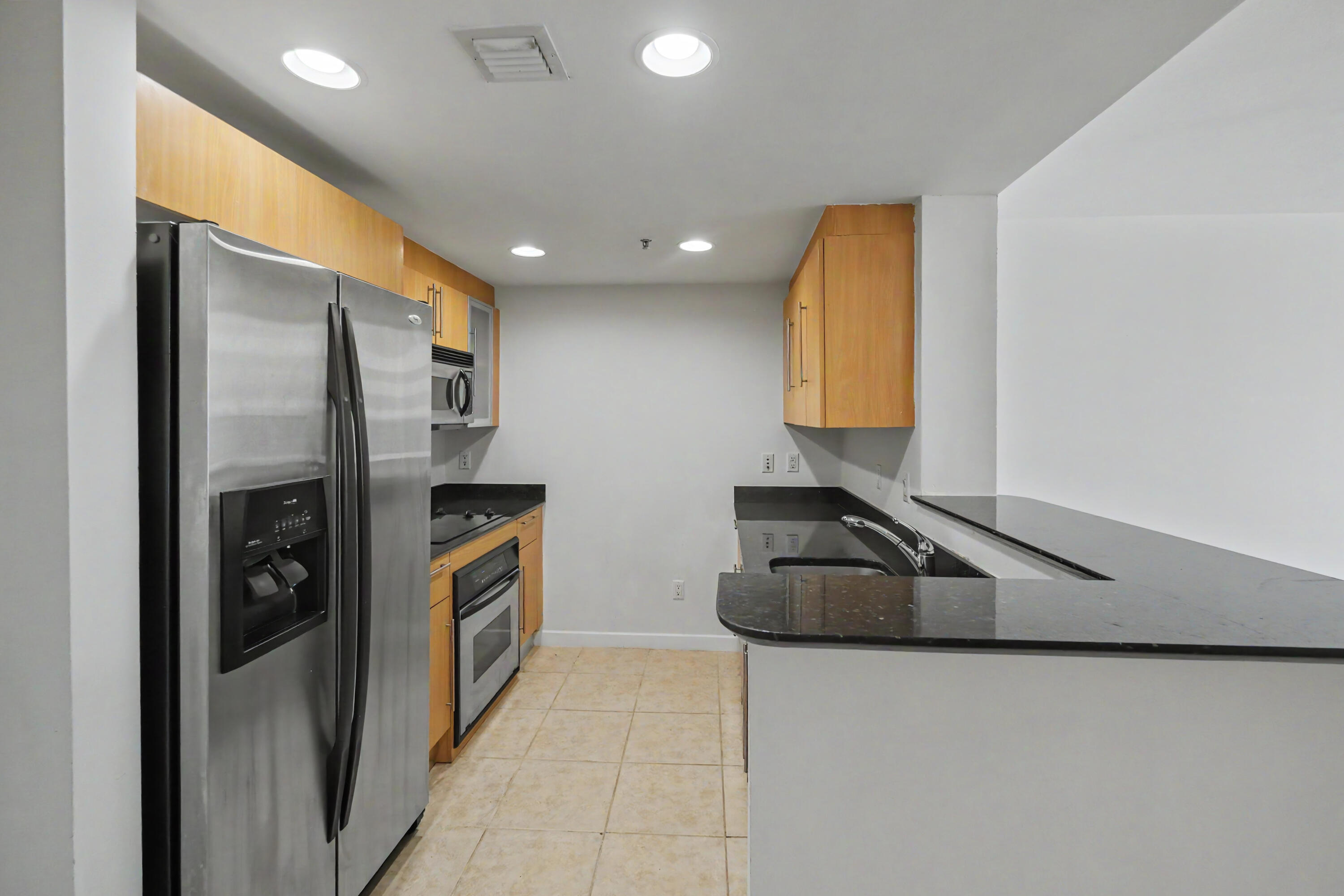 335 S Biscayne Boulevard 1002 Property Photo 4